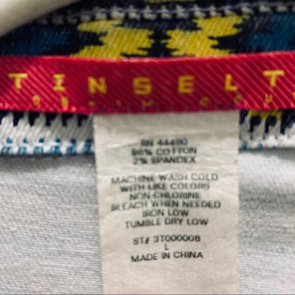 Tinseltown cropped Aztec inspired denim jean jacket size large. See measurements - Picture 9 of 12